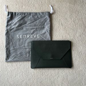Senreve laptop sleeve